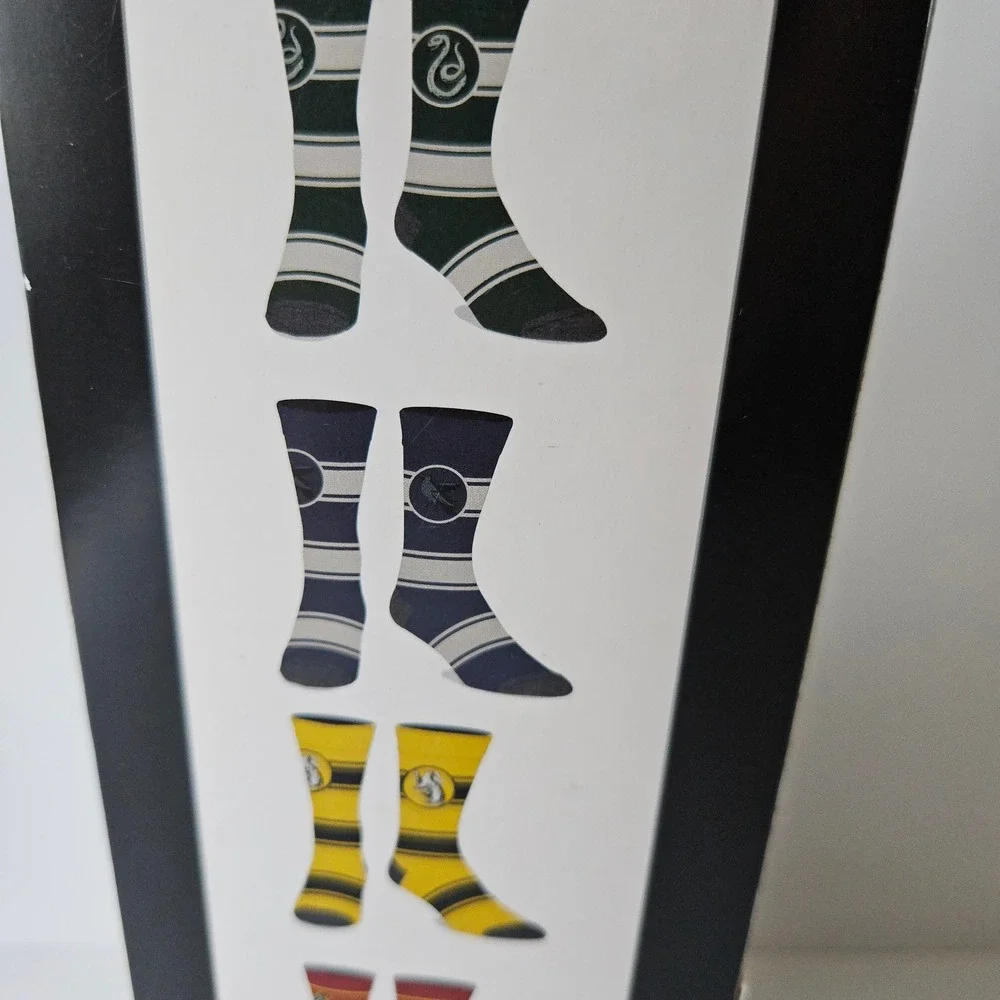 Harry Potter Casual Crew Socks Mens Sz 8-12 NEW 6 Pair Wizarding World